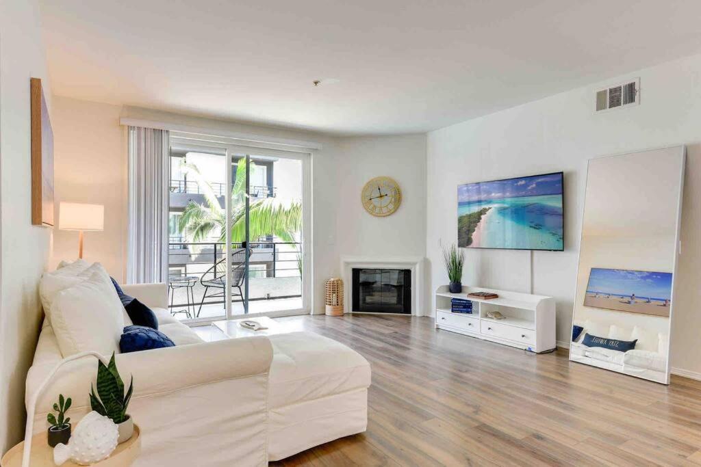 Nautical 2 Bedroom With Beautiful Ocean Views Apartment