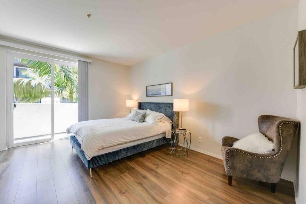 Nautical 2 Bedroom With Beautiful Ocean Views Apartment Los Angeles