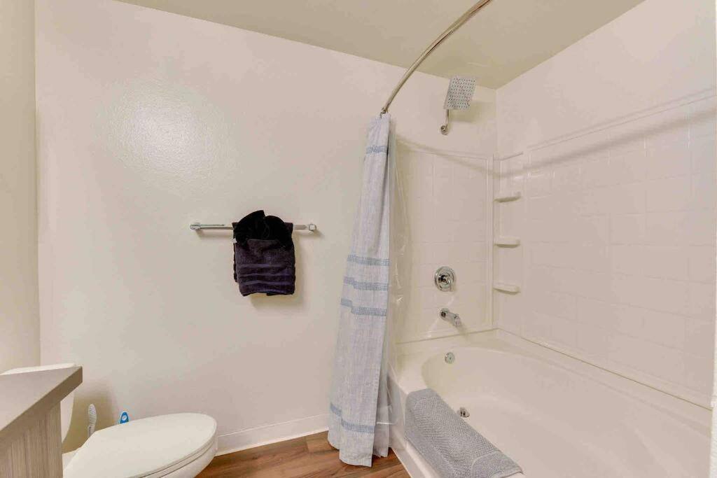 Nautical 2 Bedroom With Beautiful Ocean Views * Los Angeles