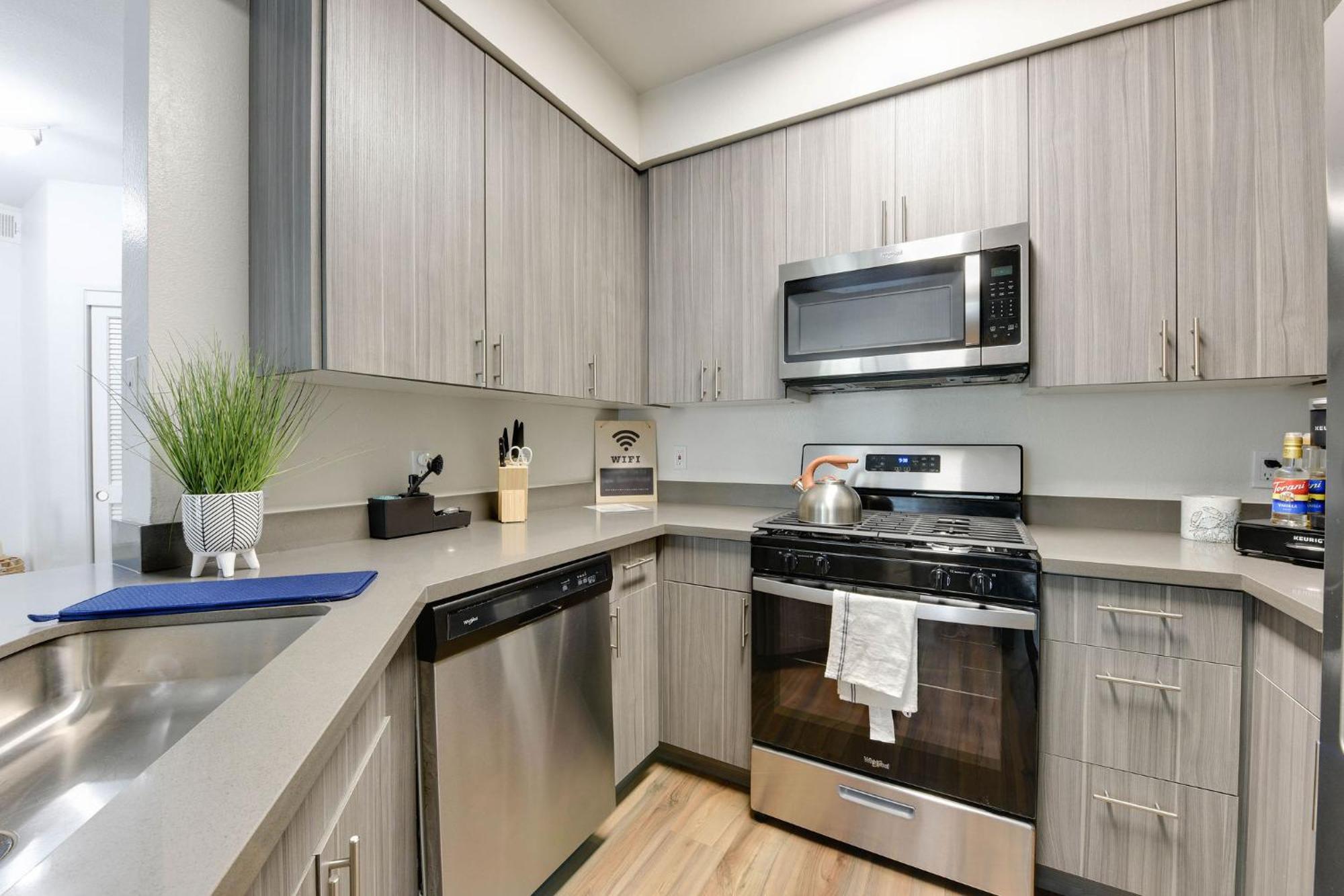 Nautical 2 Bedroom With Beautiful Ocean Views Los Angeles