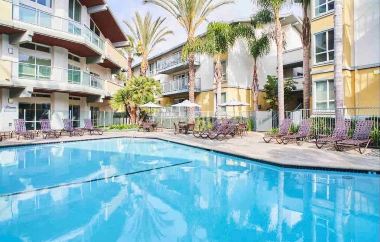 Nautical 2 Bedroom With Beautiful Ocean Views *